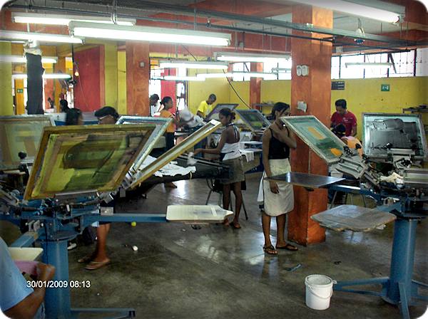 screen printing factory beginning manual printing inside