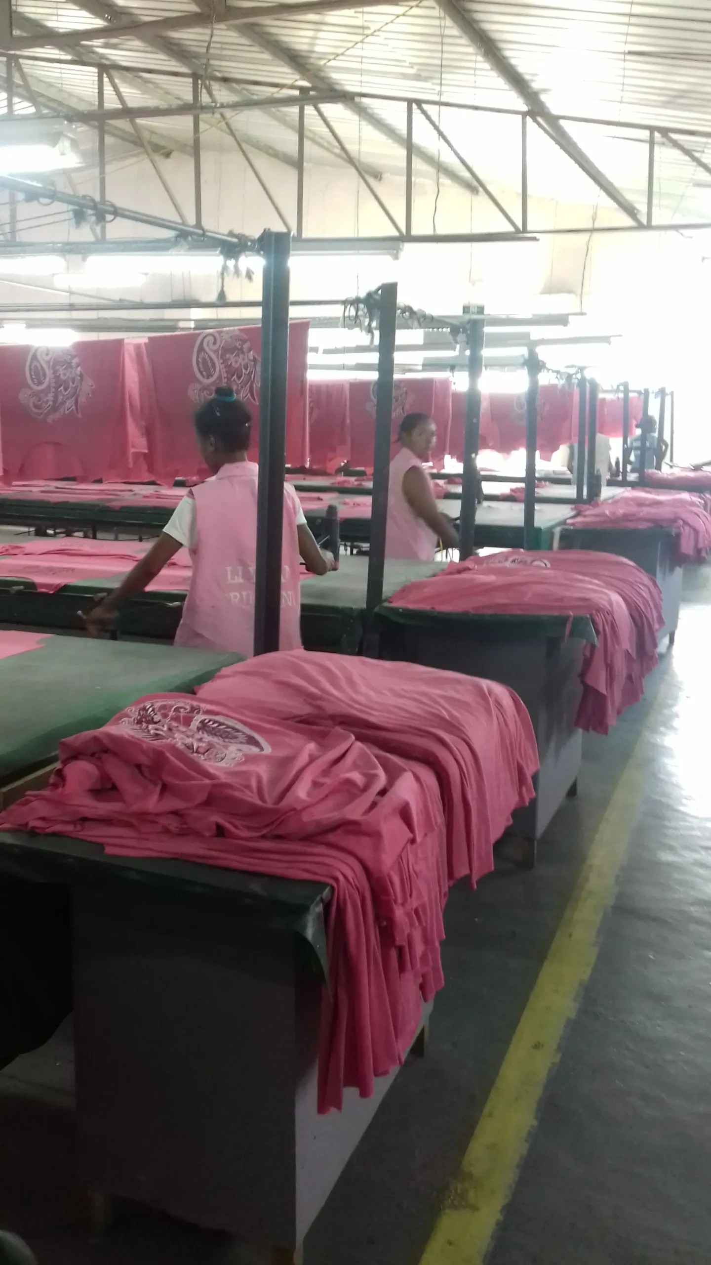Oval printing machine resembling line table printing
